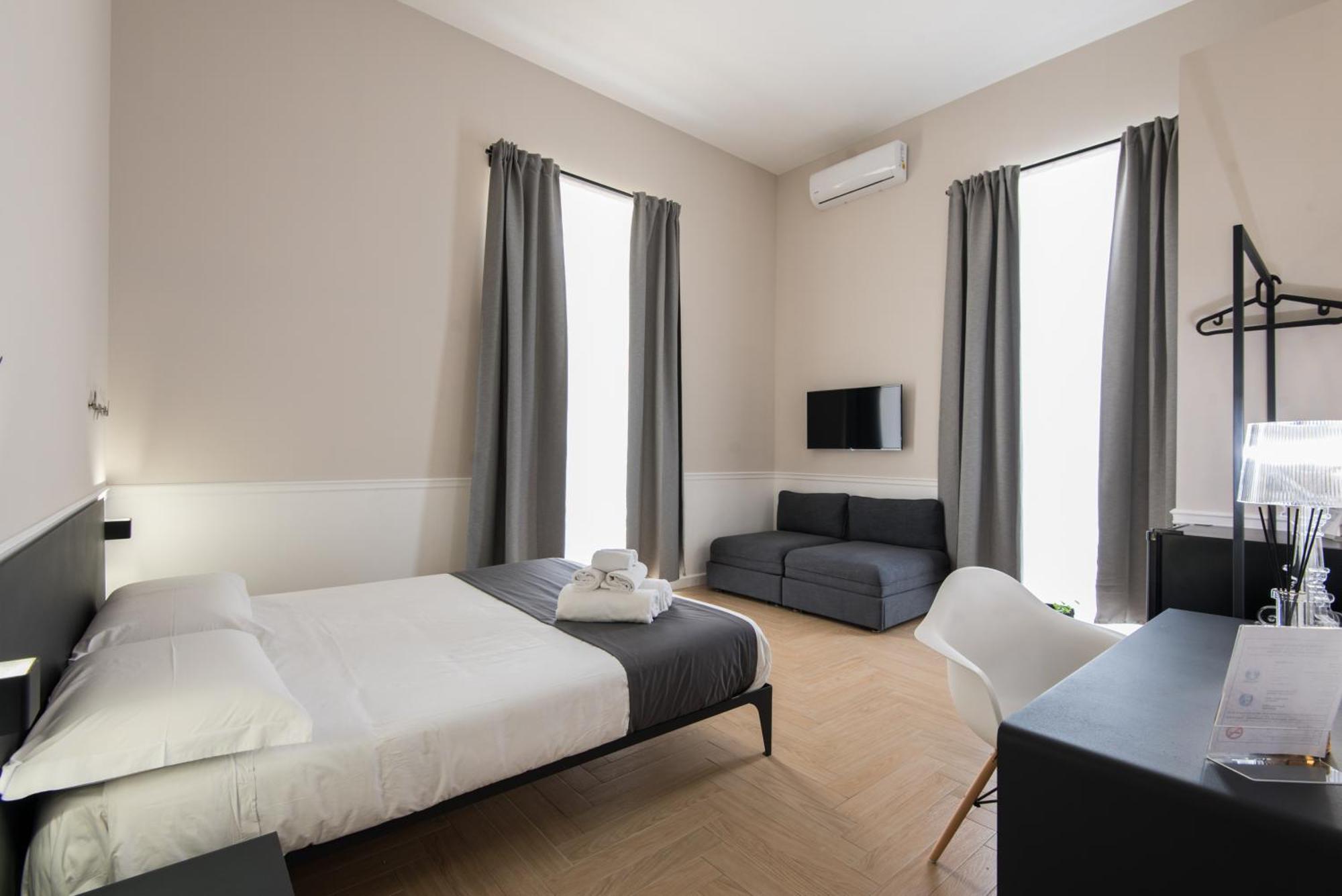 Five Boutique Rooms เนเปิลส์ ภายนอก รูปภาพ