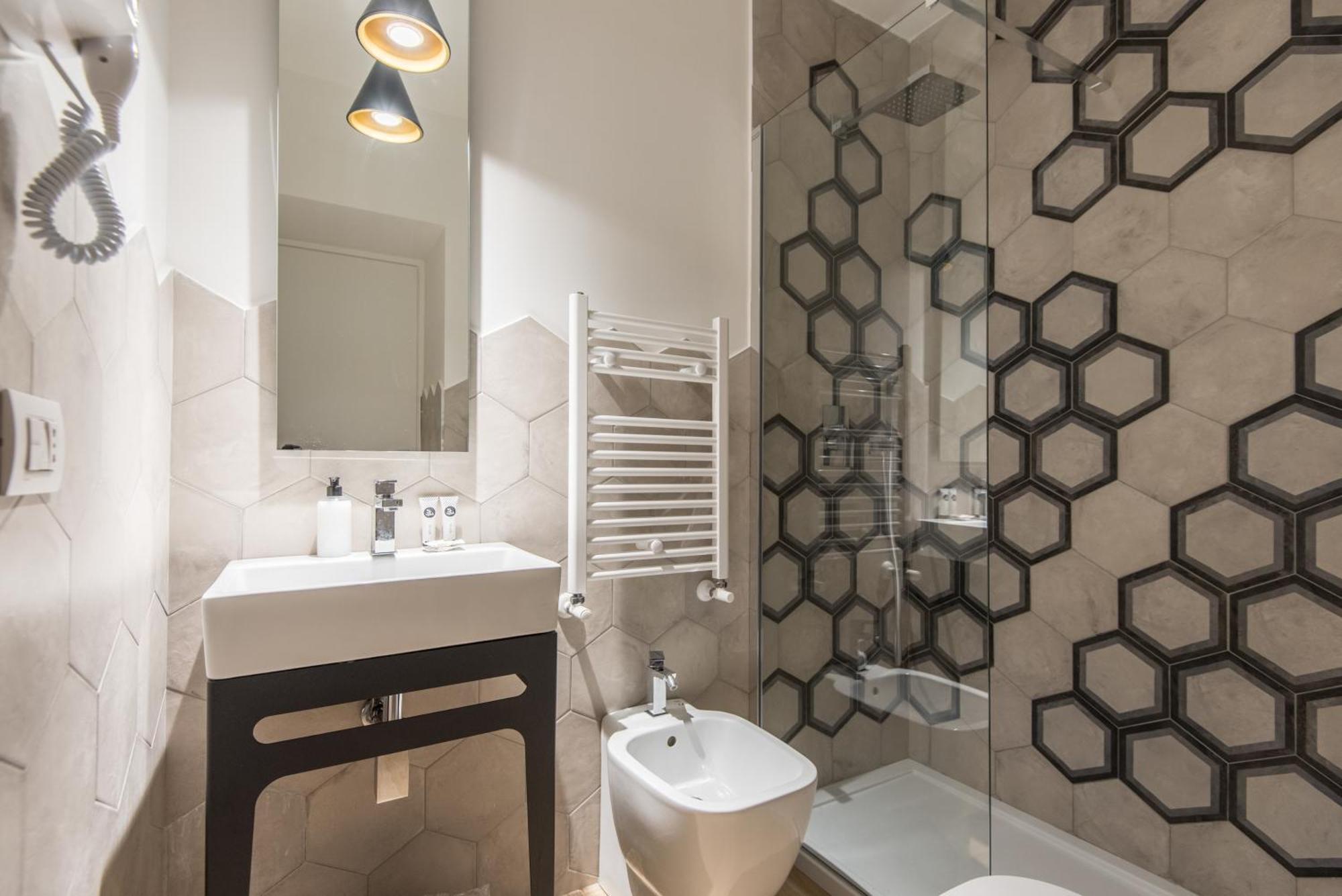 Five Boutique Rooms เนเปิลส์ ภายนอก รูปภาพ
