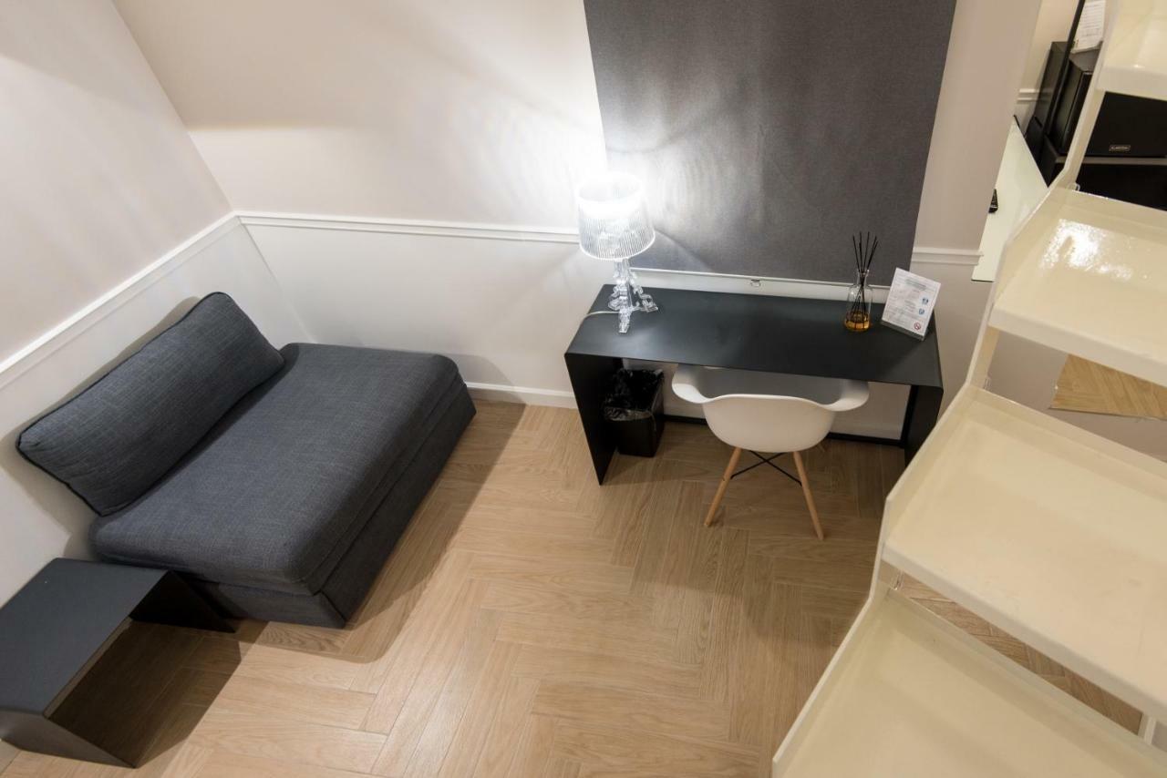 Five Boutique Rooms เนเปิลส์ ภายนอก รูปภาพ