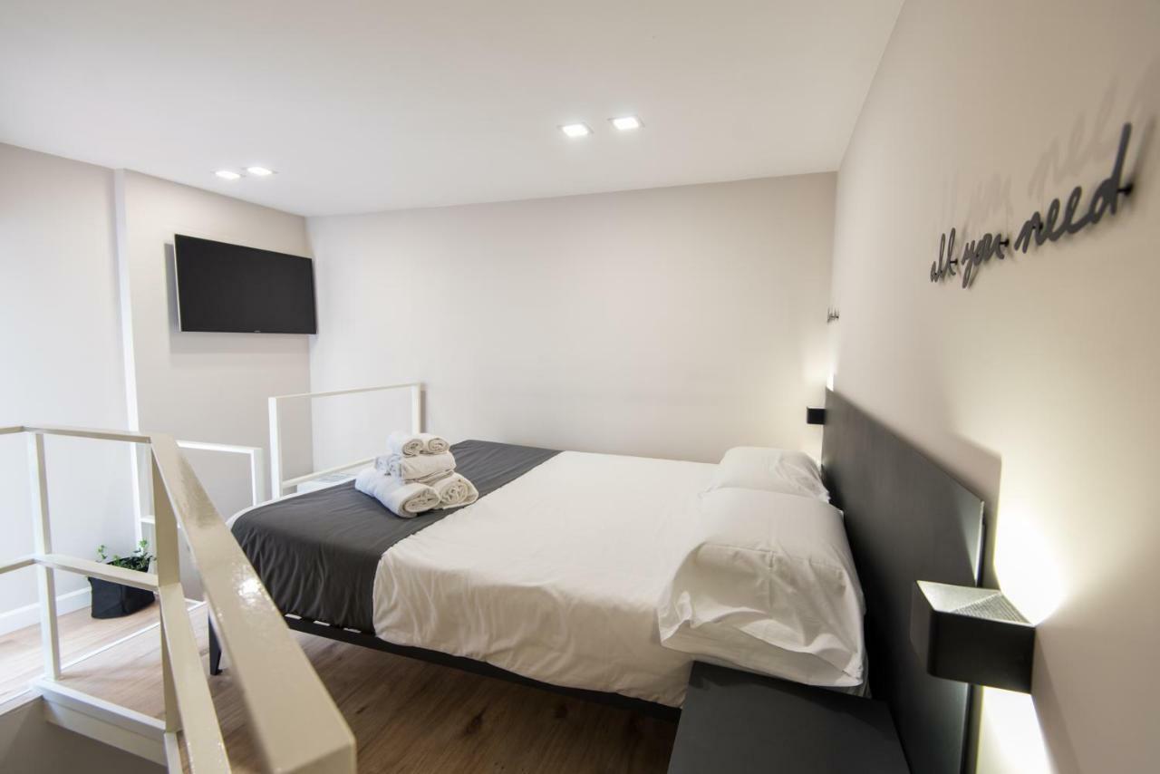 Five Boutique Rooms เนเปิลส์ ภายนอก รูปภาพ